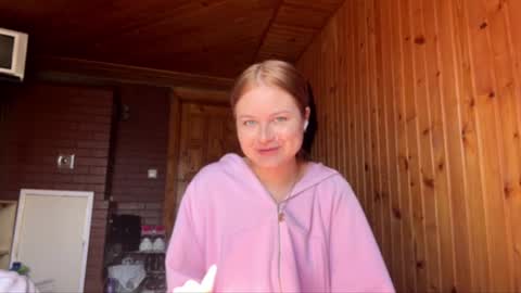 Snapshot of nickastrong chatting on 06.13.26 nickastrong online show from 06.13.26