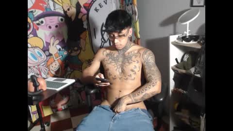 Snapshot of nickhot0609 chatting on 12.10.24 Nickhot0609 online show from 12.10.24