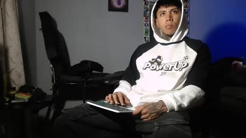 Snapshot of nickhot0609 chatting on 01.21.25 Nickhot0609 online show from 01.21.25