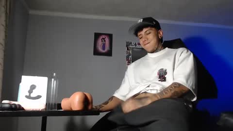 Snapshot of nickhot0609 chatting on 01.27.25 Nickhot0609 online show from 01.27.25