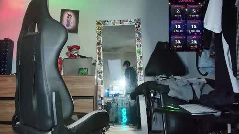 Snapshot of nickhot0609 chatting on 11.24.25 Nickhot0609 online show from 11.24.25