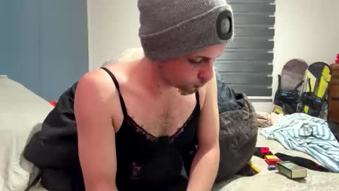 Snapshot of nickie42082 chatting on 10.27.25 nickie42082 online show from 10.27.25