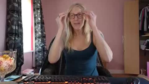 nicktuuk online show from 04.16.26