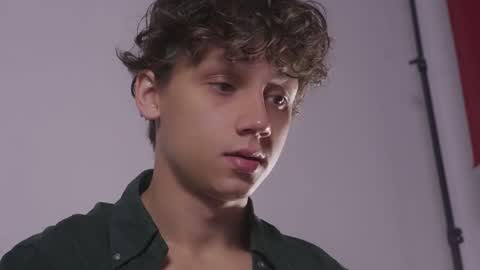 Snapshot of nicky_neal chatting on 09.17.25 Nicky Neal online show from 09.17.25