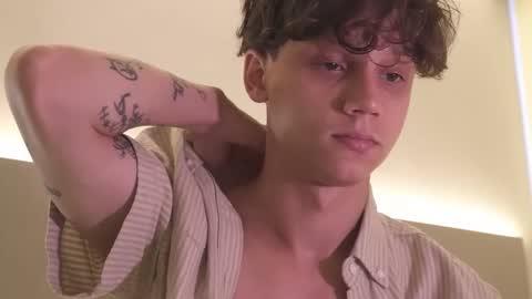 Snapshot of nicky_neal chatting on 10.23.25 Nicky Neal online show from 10.23.25