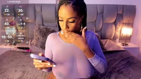 Snapshot of nickytouse chatting on 12.07.24 Nicky online show from 12.07.24