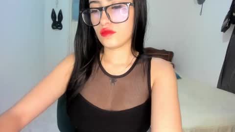 Snapshot of nickyvixenn chatting on 01.13.25 Nicolle online show from 01.13.25