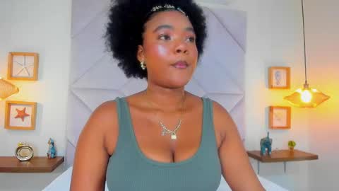 Snapshot of nickyybankss chatting on 10.11.25 NICKYYYYY online show from 10.11.25