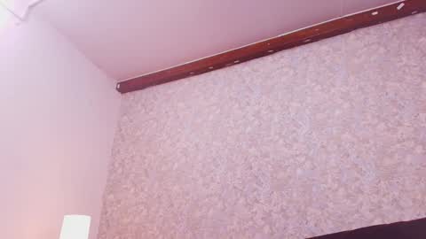 Snapshot of nicol_ferrer chatting on 09.28.25 Nicol online show from 09.28.25