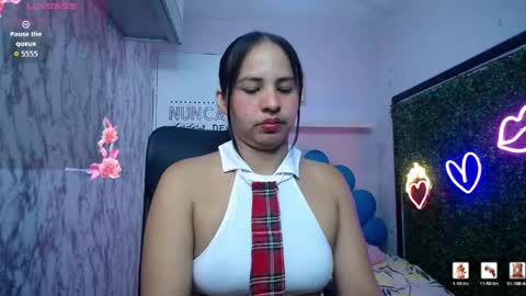 nicol_ross19 online show from 05.25.26