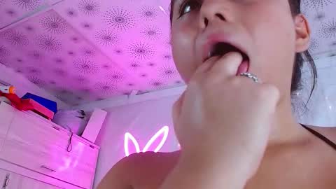 Snapshot of nicol_sweet0 chatting on 03.03.26 nicol online show from 03.03.26