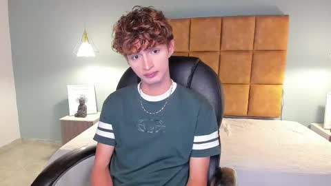 nicolasferrer18 online show from 11.13.25