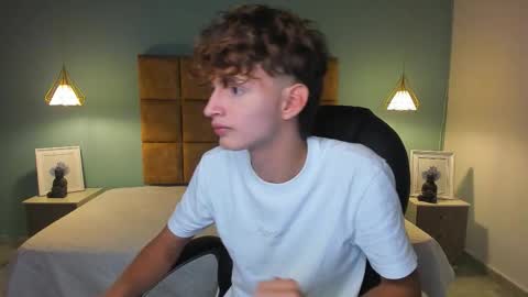 nicolasferrer18 online show from 11.15.25