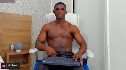 Snapshot of nicolaskan chatting on 12.14.24 Nicolas online show from 12.14.24