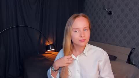 Nicoletta online show from 09.20.25