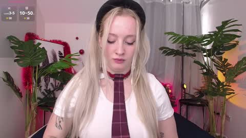 Nicole online show from 01.05.25