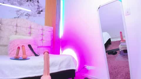 Snapshot of nicole_allen1 chatting on 02.22.25 Nicole online show from 02.22.25