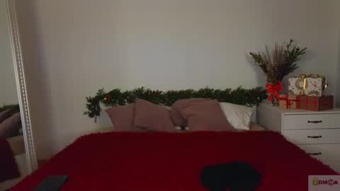 Snapshot of nicole_broown chatting on 12.20.24 Nicole online show from 12.20.24