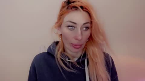 Nicole online show from 01.06.25