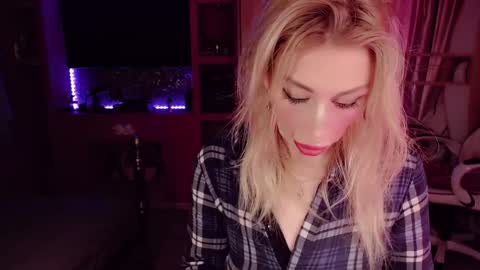 Nicole online show from 09.16.25