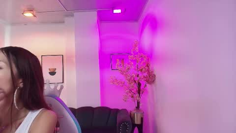 Nicolle online show from 02.07.26