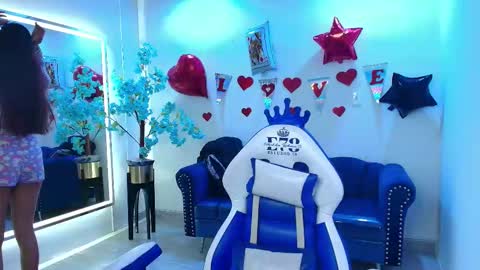 Nicolle online show from 02.25.26