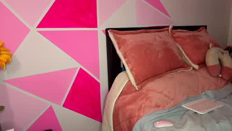 Nicole online show from 09.29.25