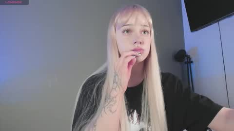 Snapshot of nicole_yo chatting on 02.15.26 Mary online show from 02.15.26