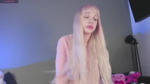 Snapshot of nicole_yo chatting on 02.18.26 Mary online show from 02.18.26