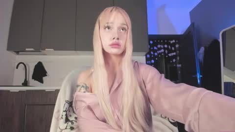 Snapshot of nicole_yo chatting on 02.24.26 Mary online show from 02.24.26