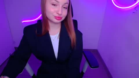 Snapshot of nicoledior_ chatting on 09.17.25 Nicole online show from 09.17.25