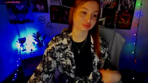 Snapshot of nicoledior_ chatting on 09.29.25 Nicole online show from 09.29.25