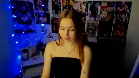 Snapshot of nicoledior_ chatting on 10.26.25 Nicole online show from 10.26.25