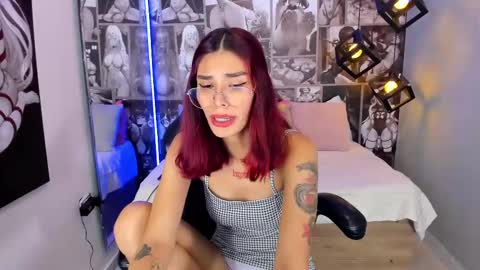 N i c o l e  online show from 01.11.25