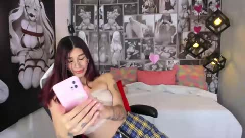 N i c o l e  online show from 02.16.25