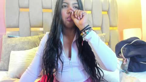 nicolee_fisherr online show from 04.10.26