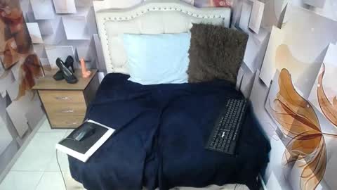 Snapshot of nicolee_millerr chatting on 01.25.25 nicolee millerr online show from 01.25.25