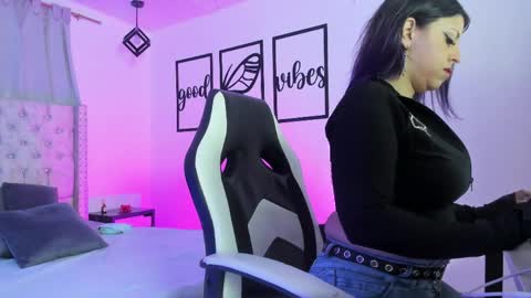 nicolee millerr online show from 04.27.26