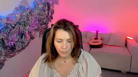 nicolehits online show from 09.19.25