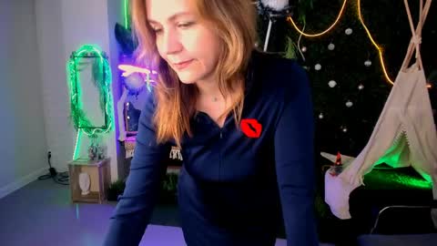 nicolehits online show from 04.15.26