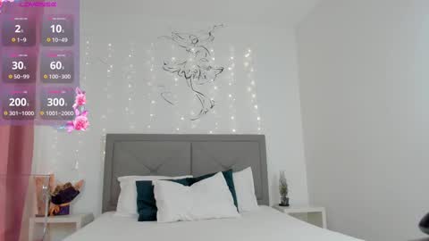 Snapshot of nicoleirisxxx chatting on 03.10.25 nicoleirisxxx online show from 03.10.25