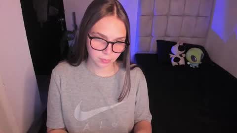 Nicol independent model online show from 02.19.26