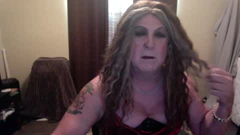 Snapshot of nicolescdfantasies chatting on 05.24.26 Nicole CD online show from 05.24.26