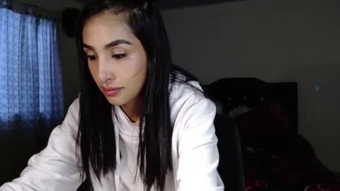 Snapshot of nicoletta_c66 chatting on 11.26.25 Nicole online show from 11.26.25