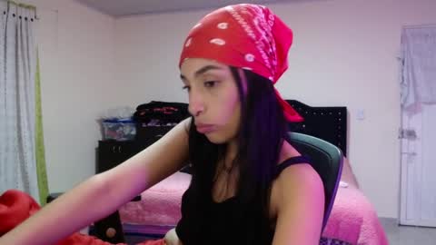 Snapshot of nicoletta_c66 chatting on 12.18.25 Nicole online show from 12.18.25