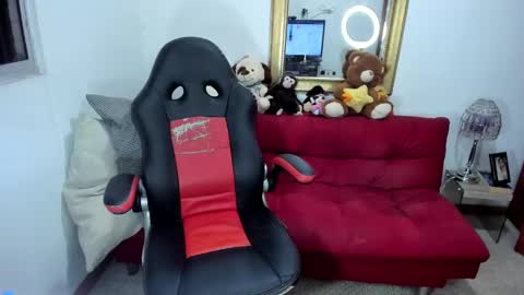 Snapshot of nicolettcolin chatting on 12.04.24 Nicolettcolin online show from 12.04.24