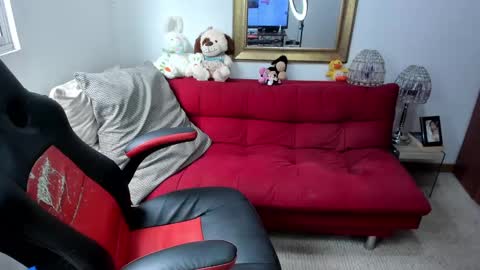 Snapshot of nicolettcolin chatting on 12.18.24 Nicolettcolin online show from 12.18.24