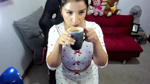 Snapshot of nicolettcolin chatting on 02.01.25 Nicolettcolin online show from 02.01.25