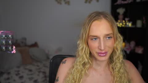 nicolette__shea_ online show from 12.12.24