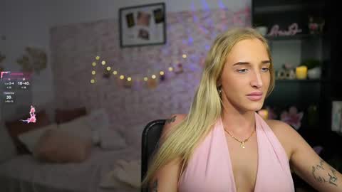 nicolette__shea_ online show from 03.04.25